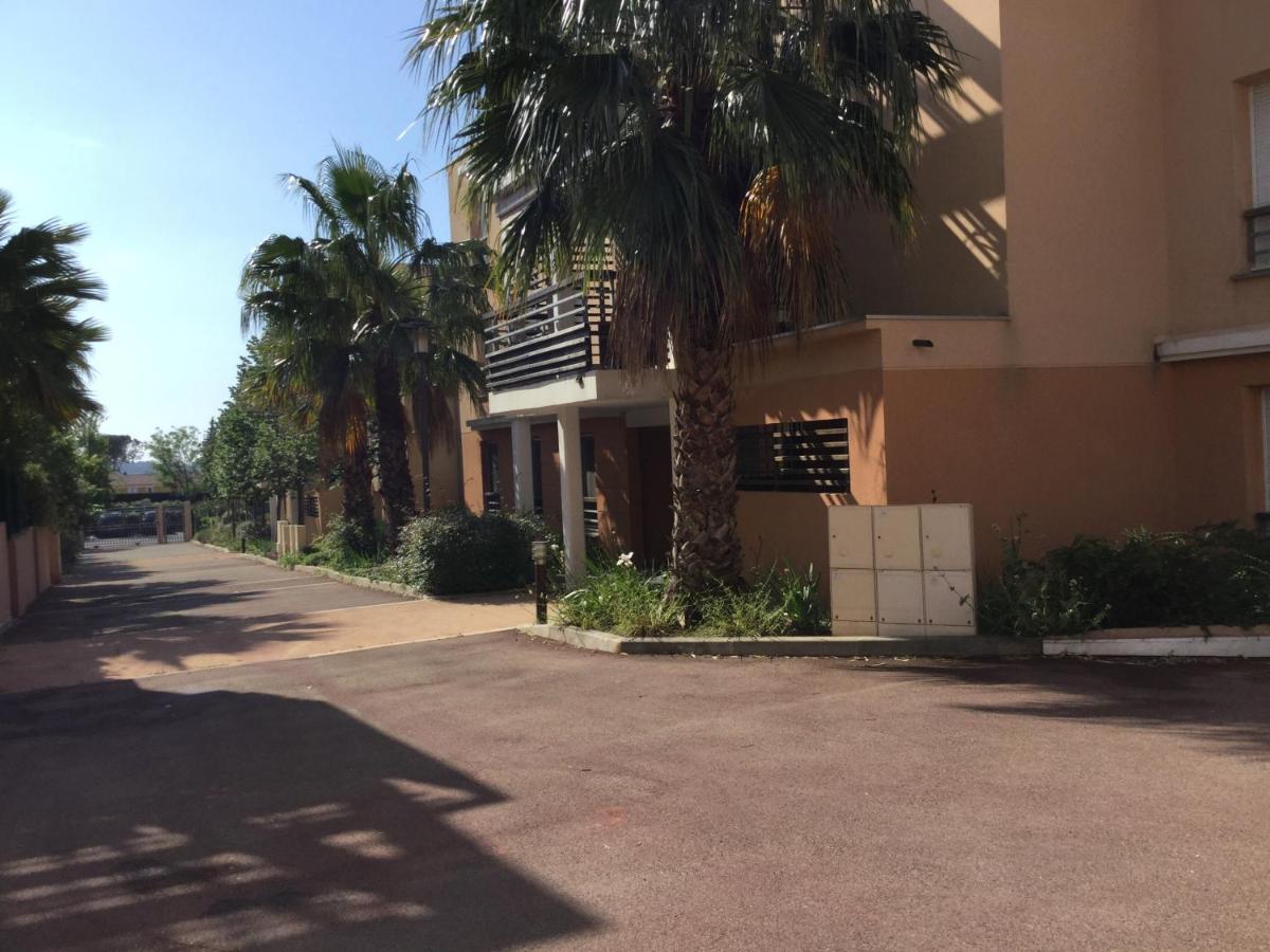 Appt 6 Pers Piscine Parking Clim Apartment Frejus Exterior photo